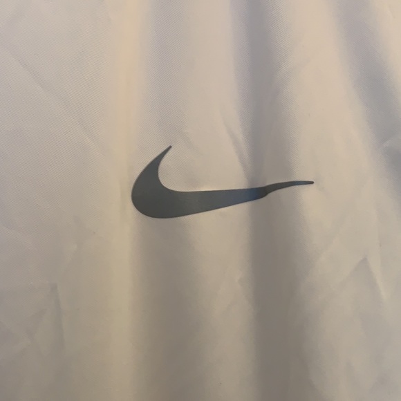 Nike Running t-shirt NEW - Picture 3 of 6